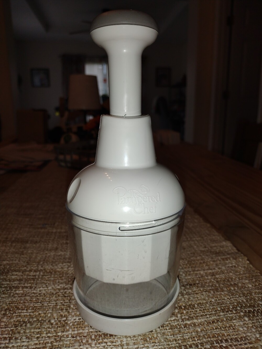 Pampered Chef White Manual Food Chopper - Easy Vegetable Prep